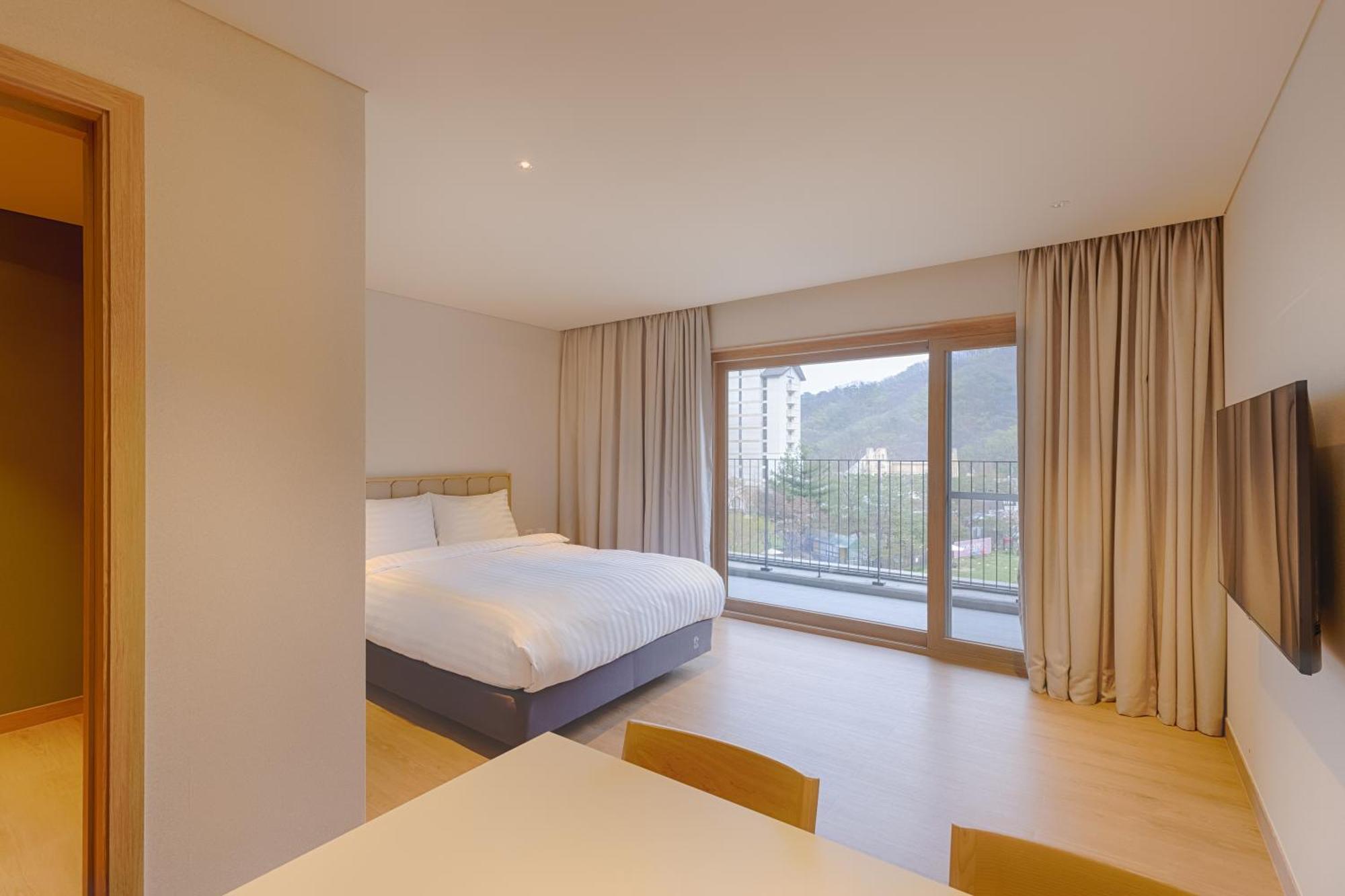 Sono Calm Vivaldipark Hotel Hongcheon Bagian luar foto