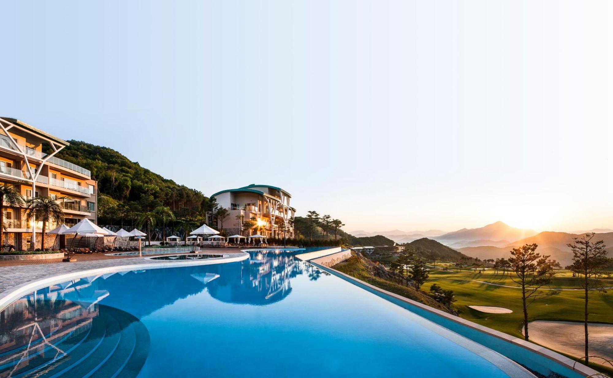 Sono Calm Vivaldipark Hotel Hongcheon Bagian luar foto